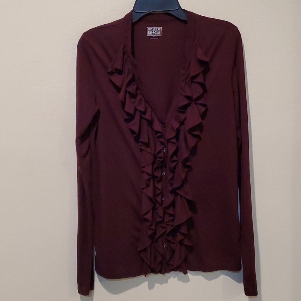 ❤ CONVERSE ONE STAR BUTTON DOWN KNIT RUFFLE TOP, SMALL